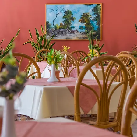 Lägenhetshotell - Residents Only 4*