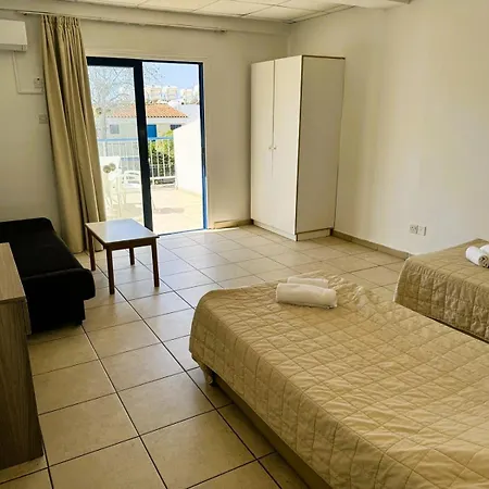 Green Bungalows Hotel Apartments Ξενοδοχείο με διαμερίσματα 4*