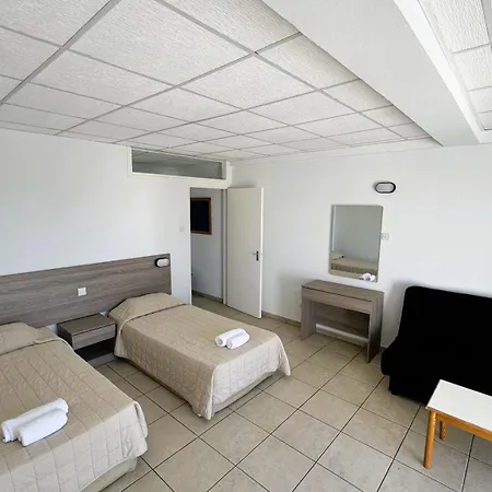 Apart-hotel Green Bungalows Hotel Apartments 4*