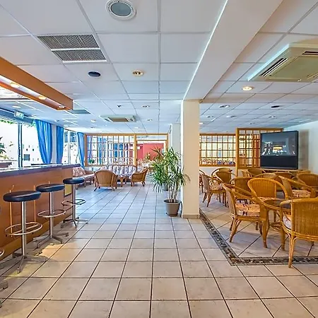 绿色平房酒店公寓 4*