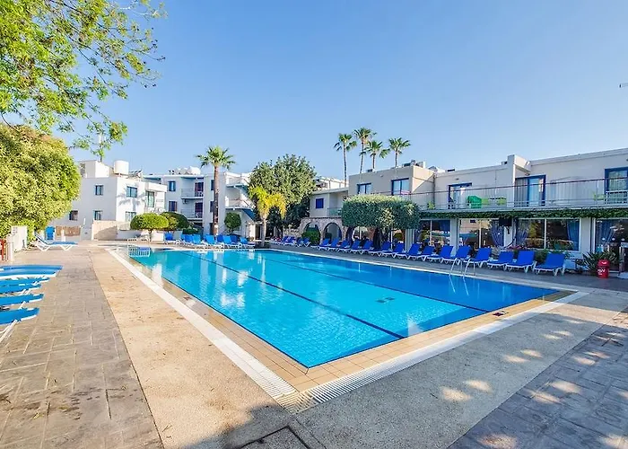 - Residents Only Apartahotel 4*