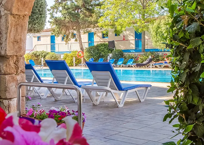 Green Bungalows Hotel Apartments 4*